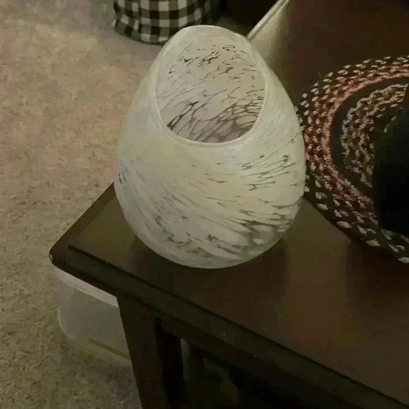 Handblown Glass Vase with White Swirl Confetti design oblong - Picture 3 of 3